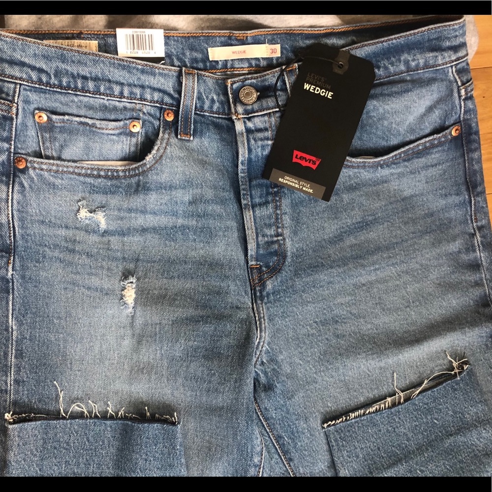 NWT LEVI’S NORDSTROM Wedgie High Waist Raw Hem